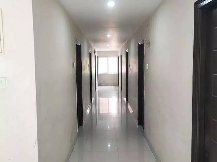 ホテル Iroomz Way Inn