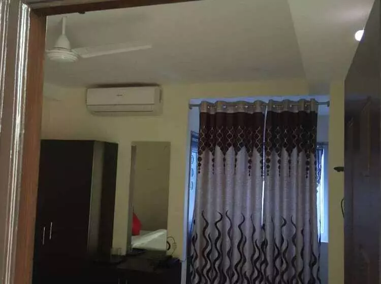 ホテル Iroomz Way Inn