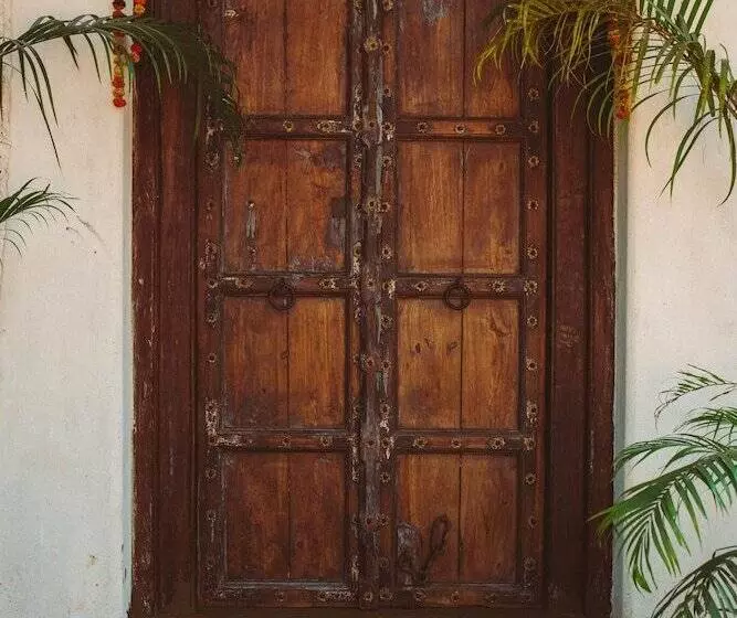 ホテル Nalanda Retreat Goa By Mandrem Beach
