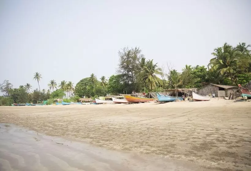 ホテル Nalanda Retreat Goa By Mandrem Beach