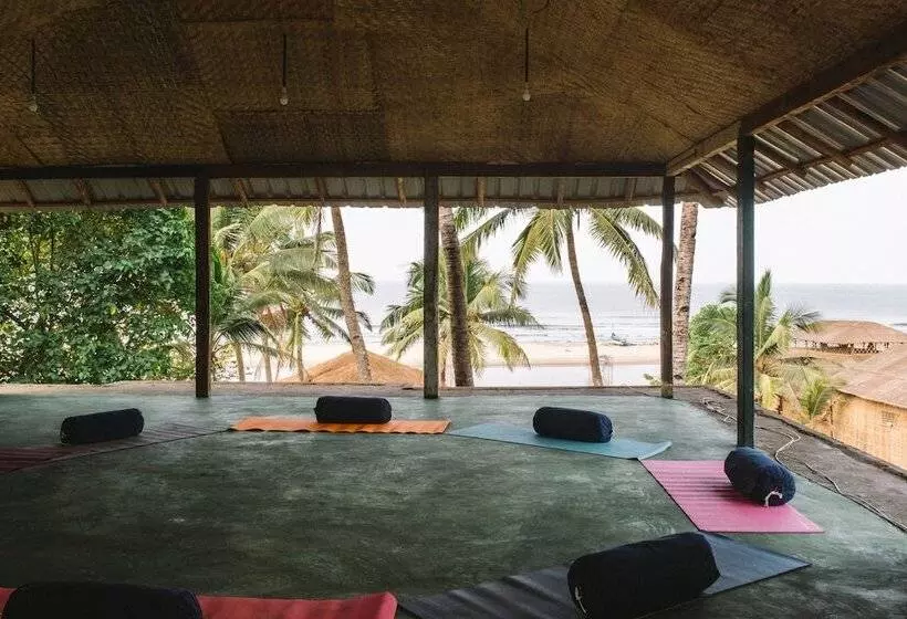 ホテル Nalanda Retreat Goa By Mandrem Beach