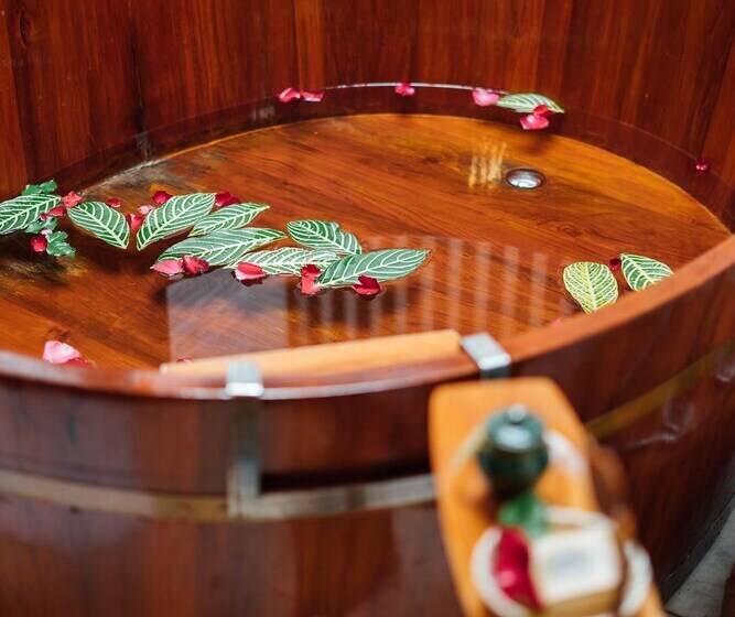 هتل One Myanmar Resort Inle