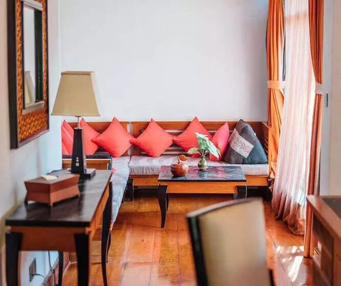 هتل One Myanmar Resort Inle