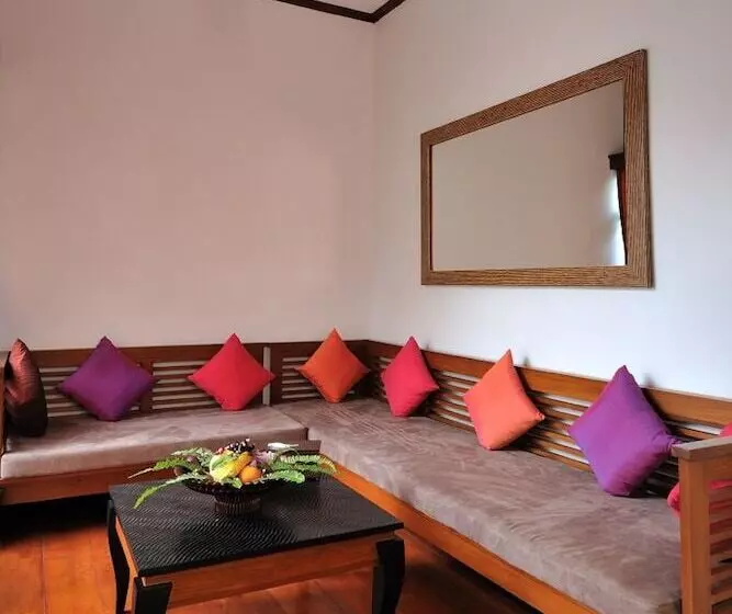 هتل One Myanmar Resort Inle