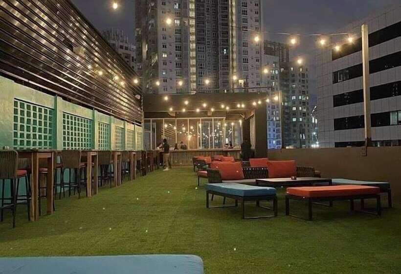 هتل The Residences