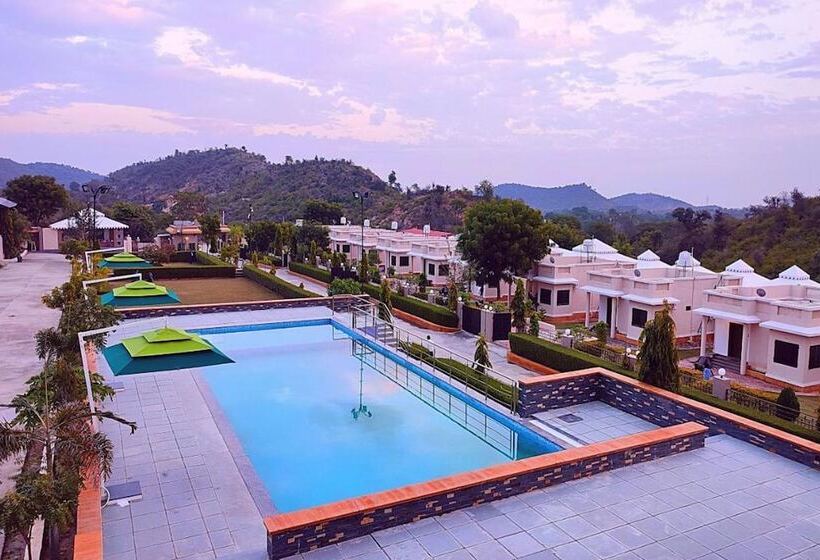 ホテル The Sky Imperial Nakoda Green Valley