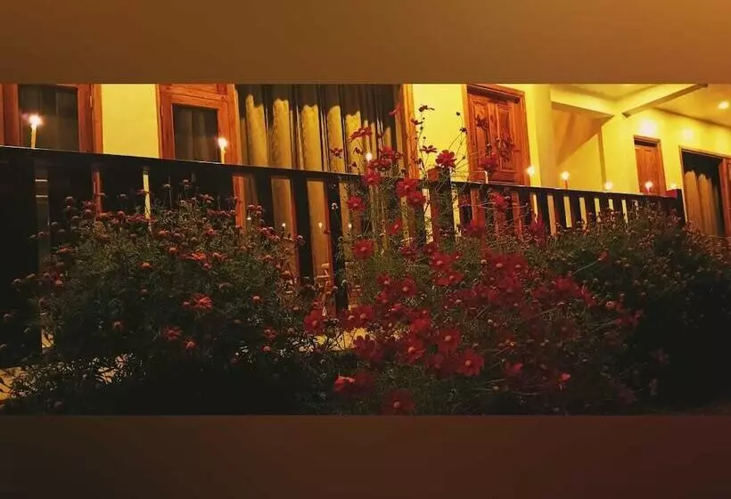 هتل The Vintage Hill Village   Himalayan Boutique Resort