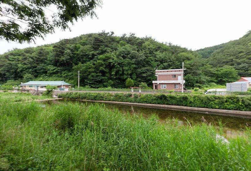 Motel Boeun Green Park