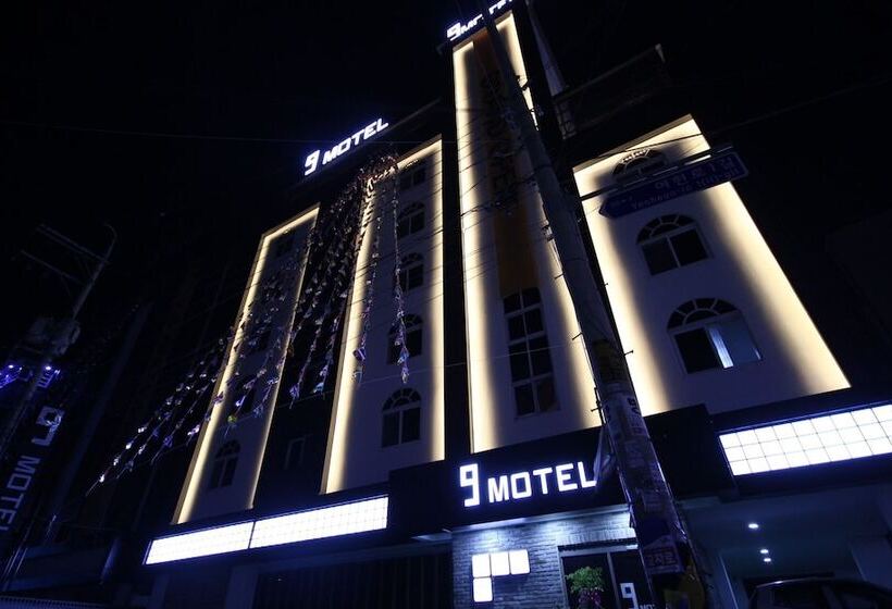 モーテル Gumi Indong Nine