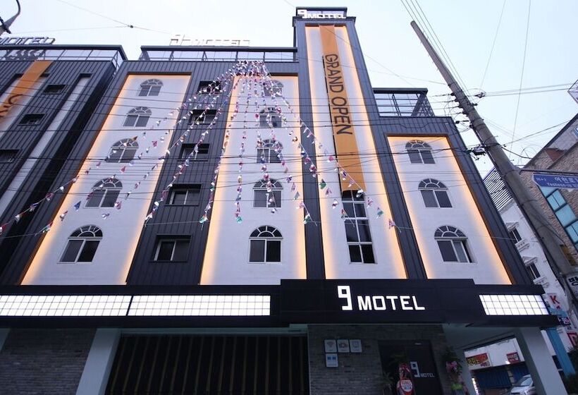 モーテル Gumi Indong Nine
