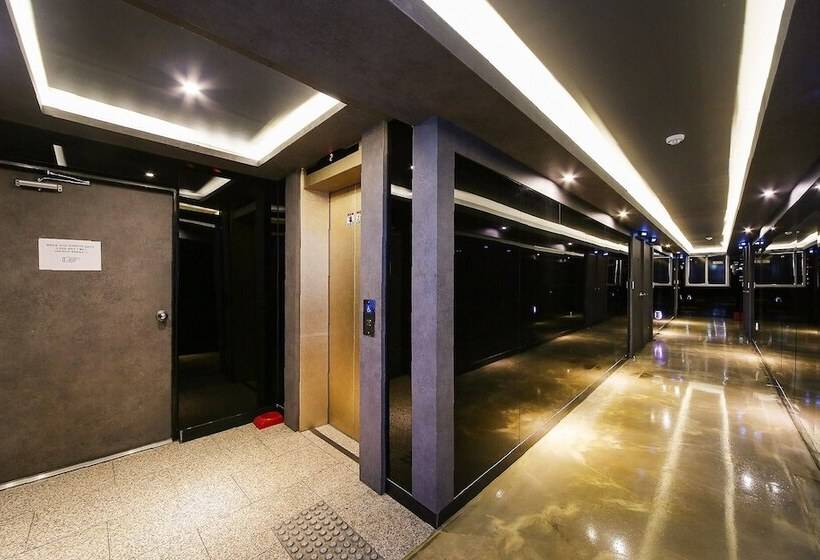 モーテル Gumi Indong Nine