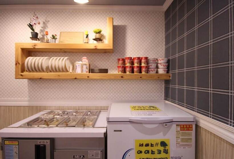 モーテル Gumi Indong Nine