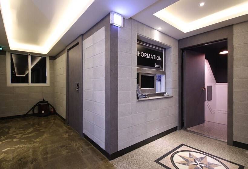 モーテル Gumi Indong Nine