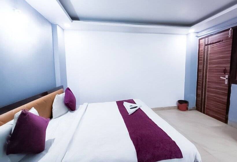 Roomshala 039 Hotel Rk