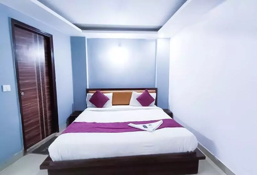 Roomshala 039 Hotel Rk