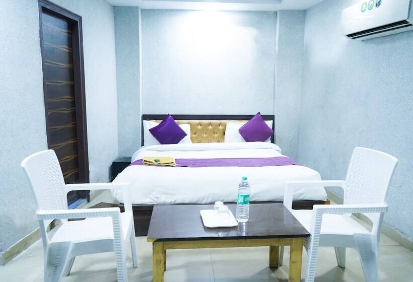 Roomshala 039 Hotel Rk