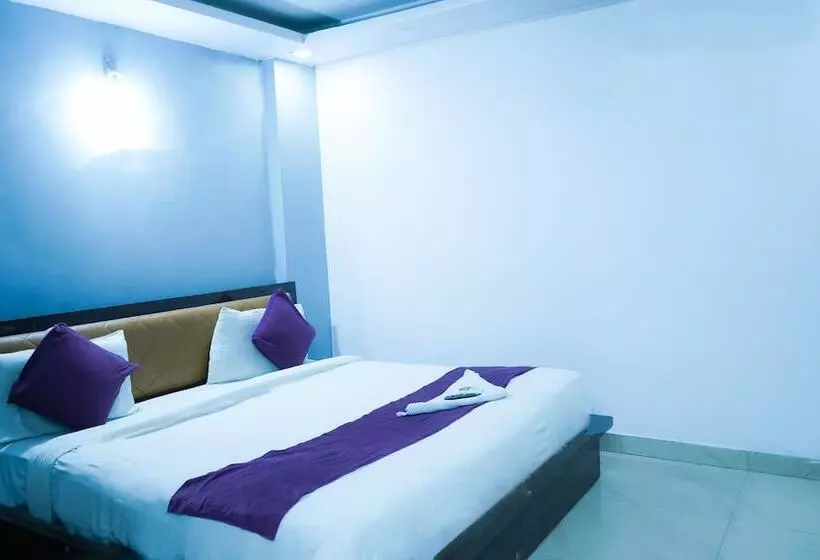 Roomshala 039 Hotel Rk