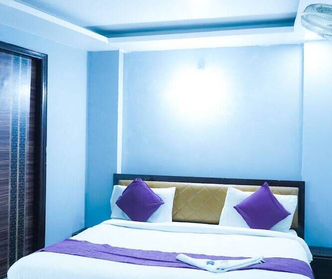 Roomshala 039 Hotel Rk