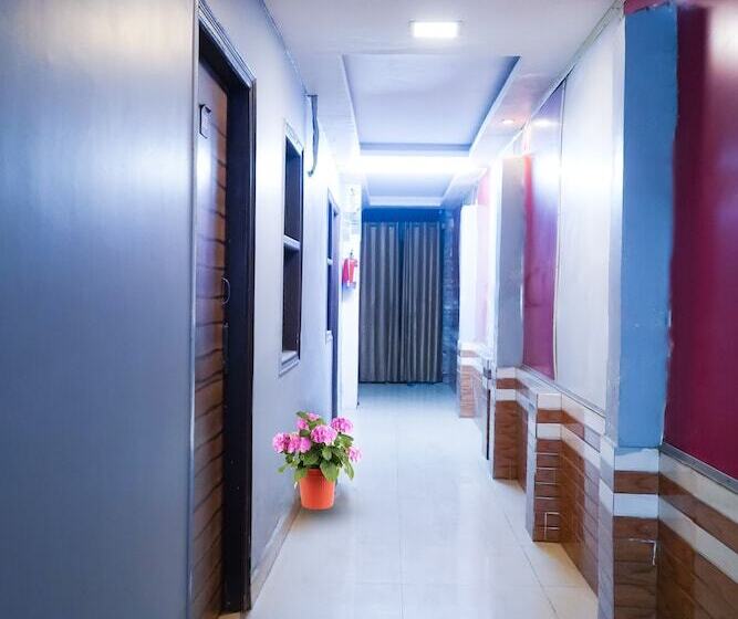 Roomshala 039 Hotel Rk