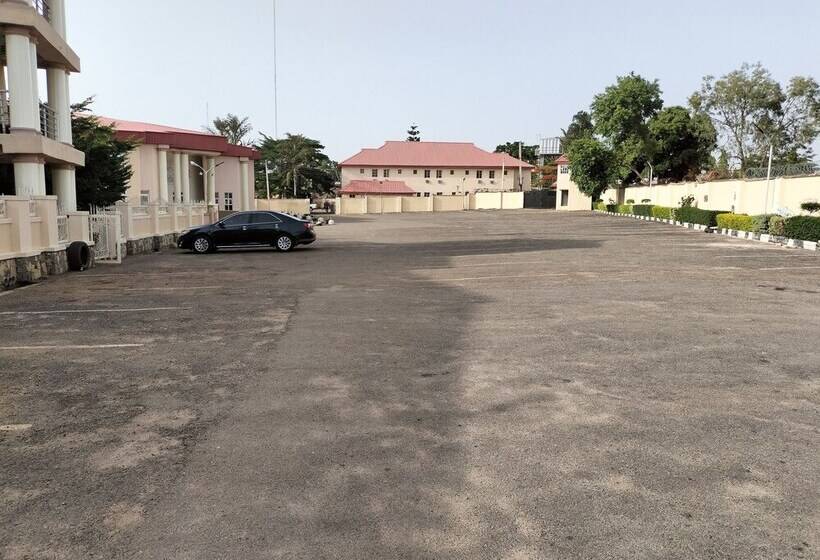 Steffan Hotel And Suites