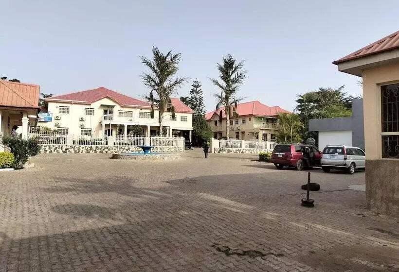 Steffan Hotel And Suites