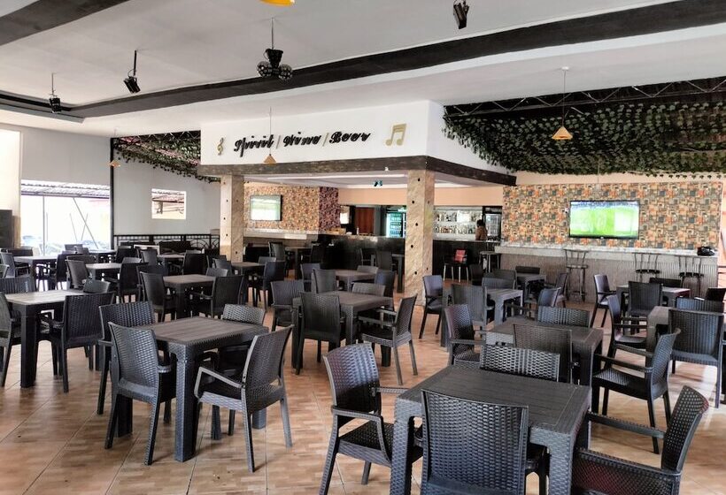 Steffan Hotel And Suites