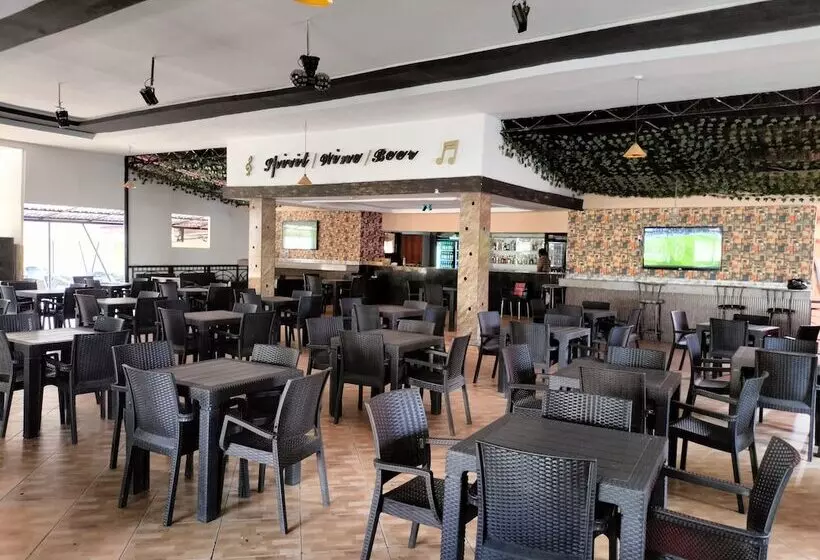 Steffan Hotel And Suites