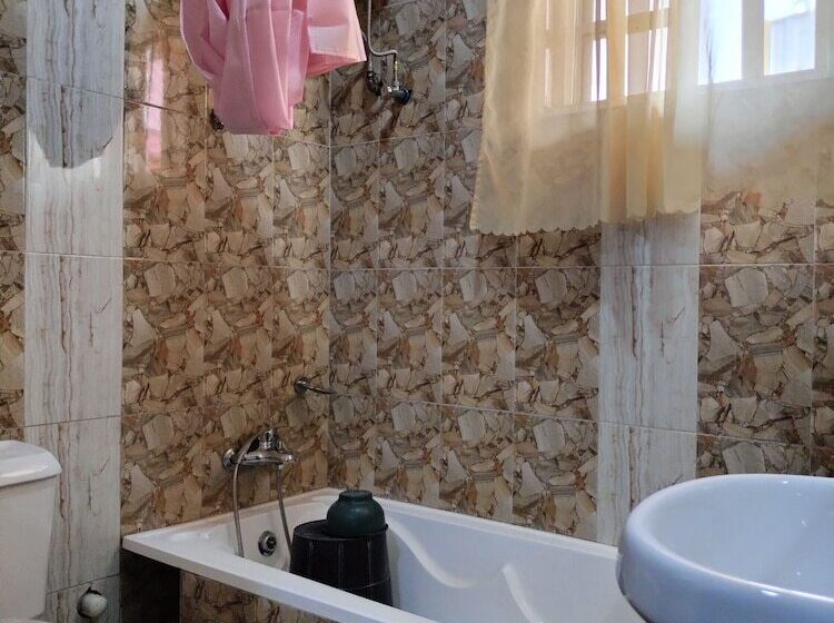 Steffan Hotel And Suites