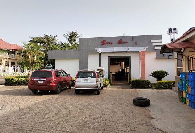 Steffan Hotel And Suites