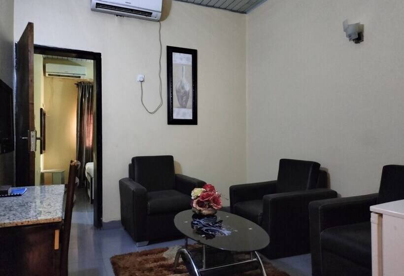 Steffan Hotel And Suites