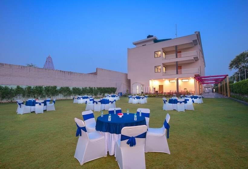 Wingston A Treehouse Hotel Barsana