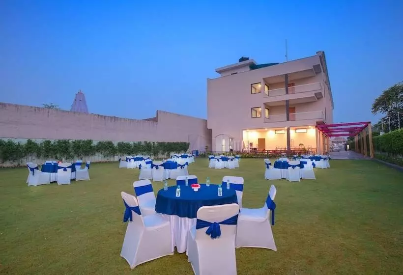 Wingston A Treehouse Hotel Barsana