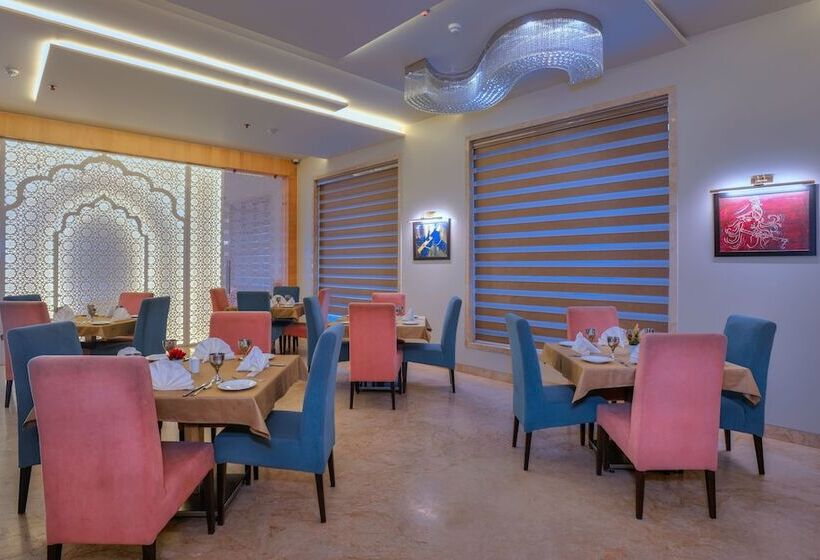 Wingston A Treehouse Hotel Barsana