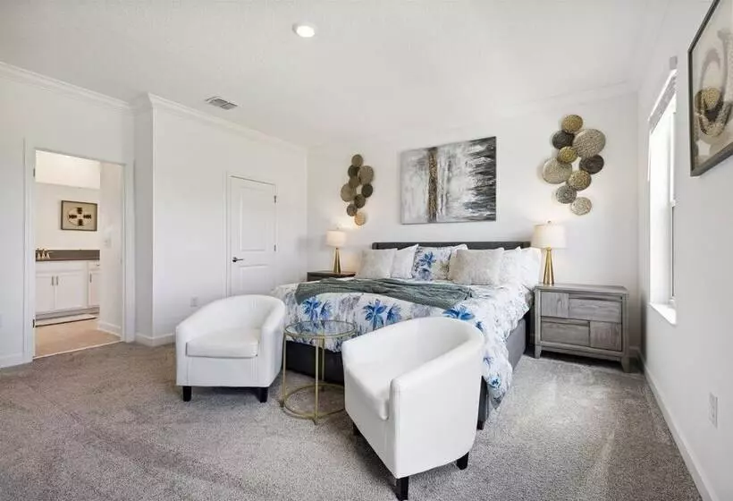 495 Strand Dr