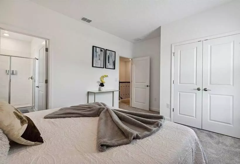 495 Strand Dr