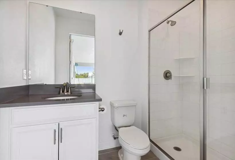 495 Strand Dr