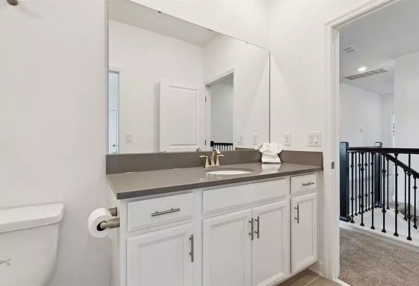 495 Strand Dr