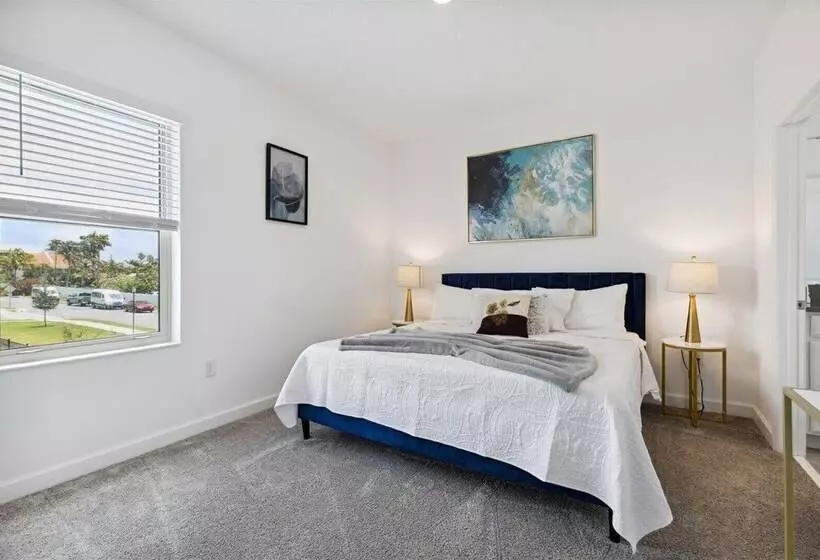 495 Strand Dr