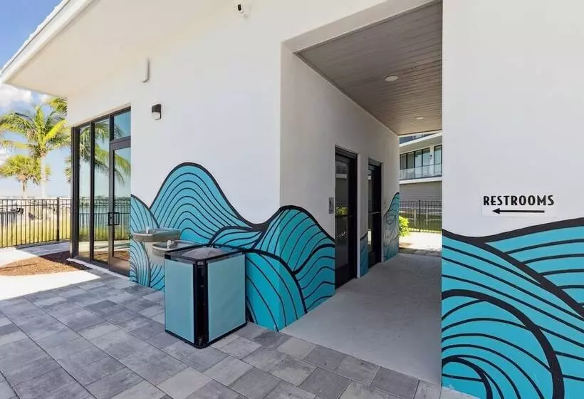 495 Strand Dr