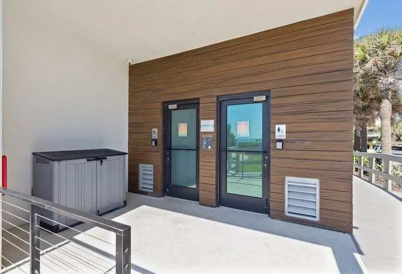 495 Strand Dr