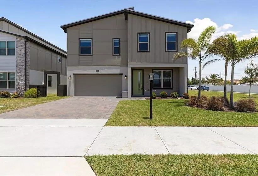 495 Strand Dr