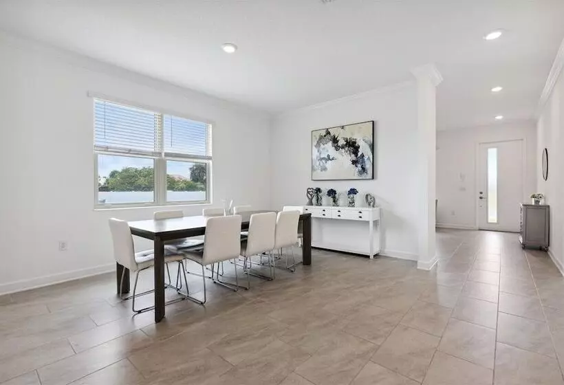 495 Strand Dr