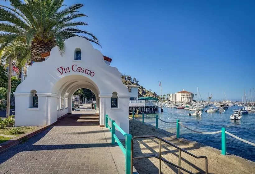 Avalon Cottage < Half Mi To Beaches & Crescent Ave