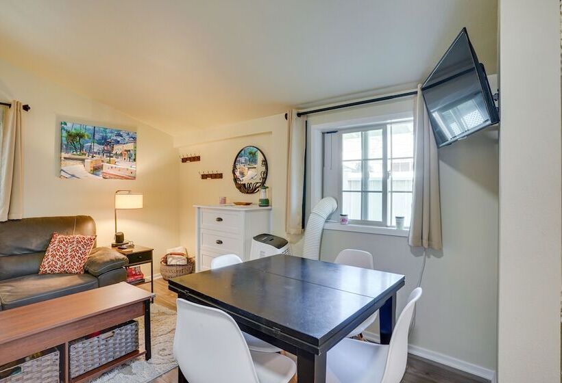 Avalon Cottage < Half Mi To Beaches & Crescent Ave