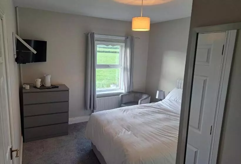 Aamiaismajoitus (B&B) New Lisnagalt Lodge