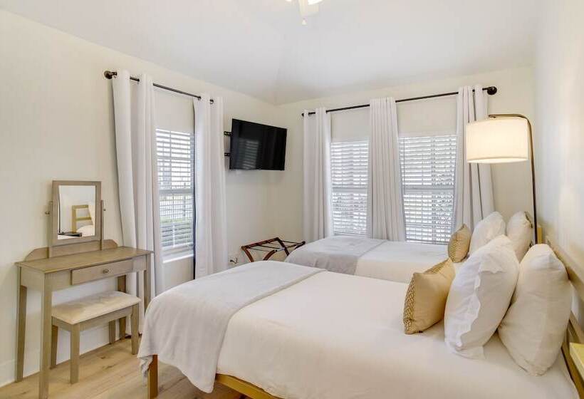 Breezy Pet Friendly Houston Home ~ 1 Mi To Dtwn!