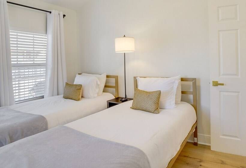 Breezy Pet Friendly Houston Home ~ 1 Mi To Dtwn!