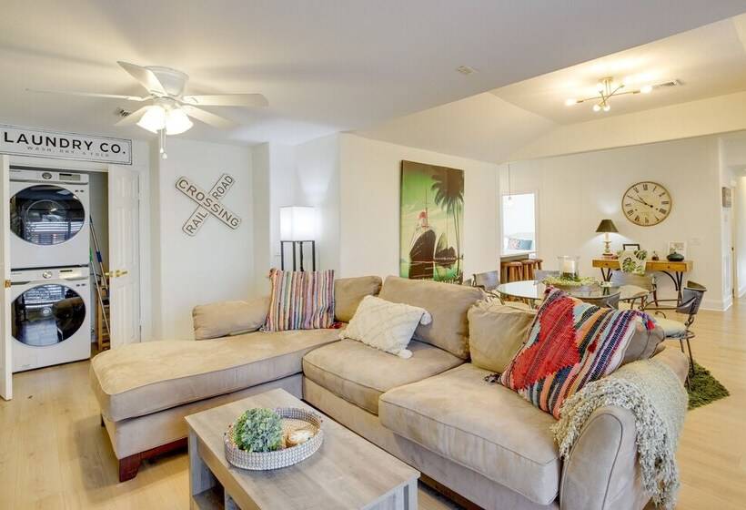 Breezy Pet Friendly Houston Home ~ 1 Mi To Dtwn!