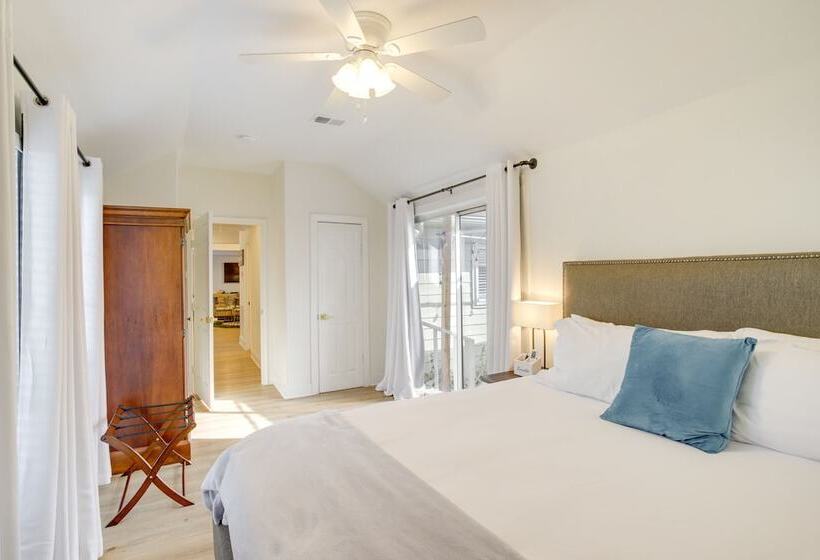 Breezy Pet Friendly Houston Home ~ 1 Mi To Dtwn!