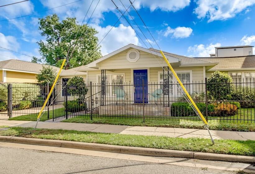 Breezy Pet Friendly Houston Home ~ 1 Mi To Dtwn!